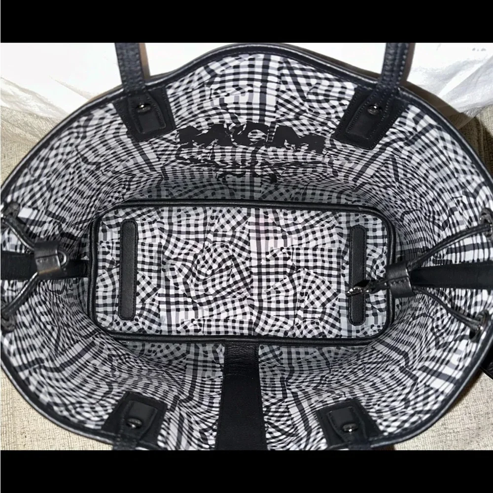 Authentic MCM tote with pouch, paperwork, and Tags. Love this Bag!! - Picture 16 of 16